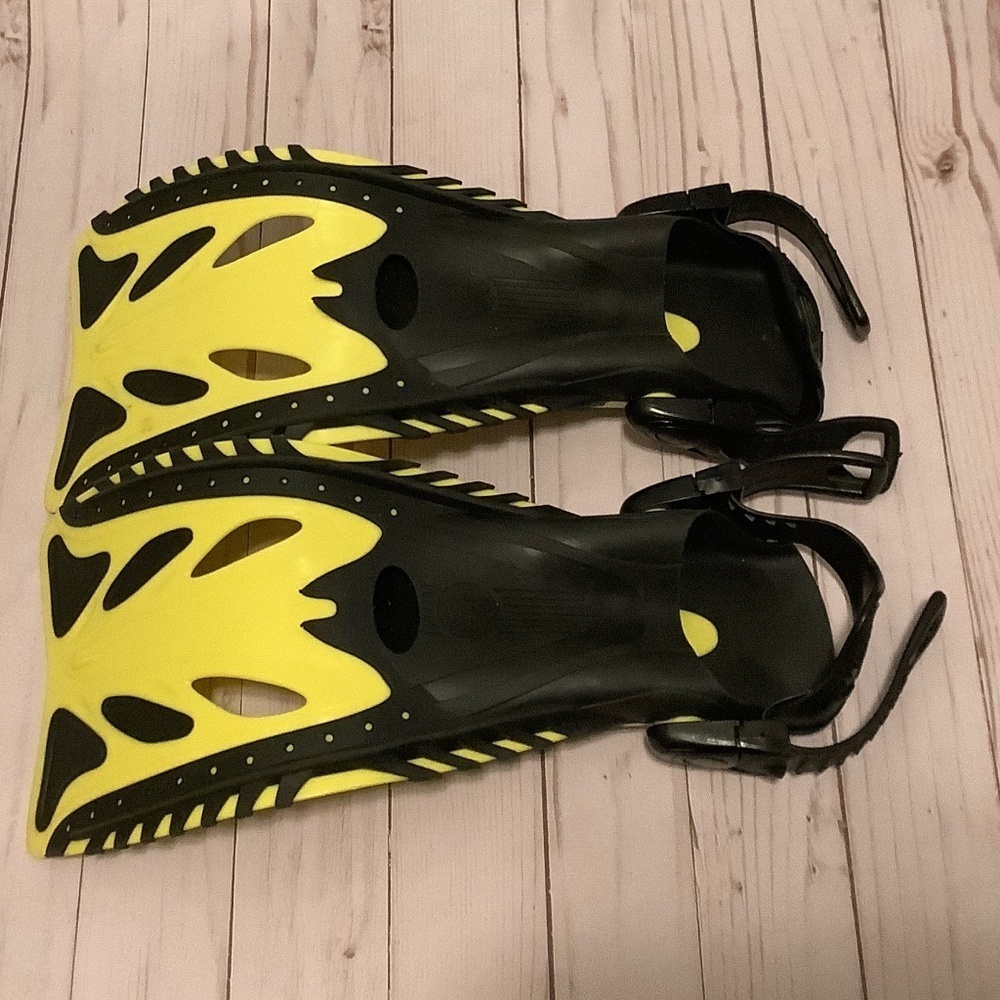 Scuba Fins - Picture 3 of 10